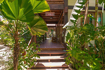 POOL SIDE VILLA PRANAMAR SANTA TERESA COSTA RICA