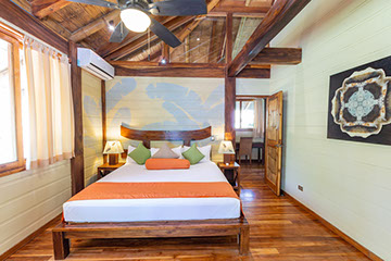 OCEANFRONT VILLA KING BEDROOM PRANAMAR SANTA TERESA COSTA RICA