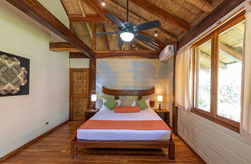 OCEANFRONT VILLA TWIN OR KING BEDROOM PRANAMAR SANTA TERESA COSTA RICA